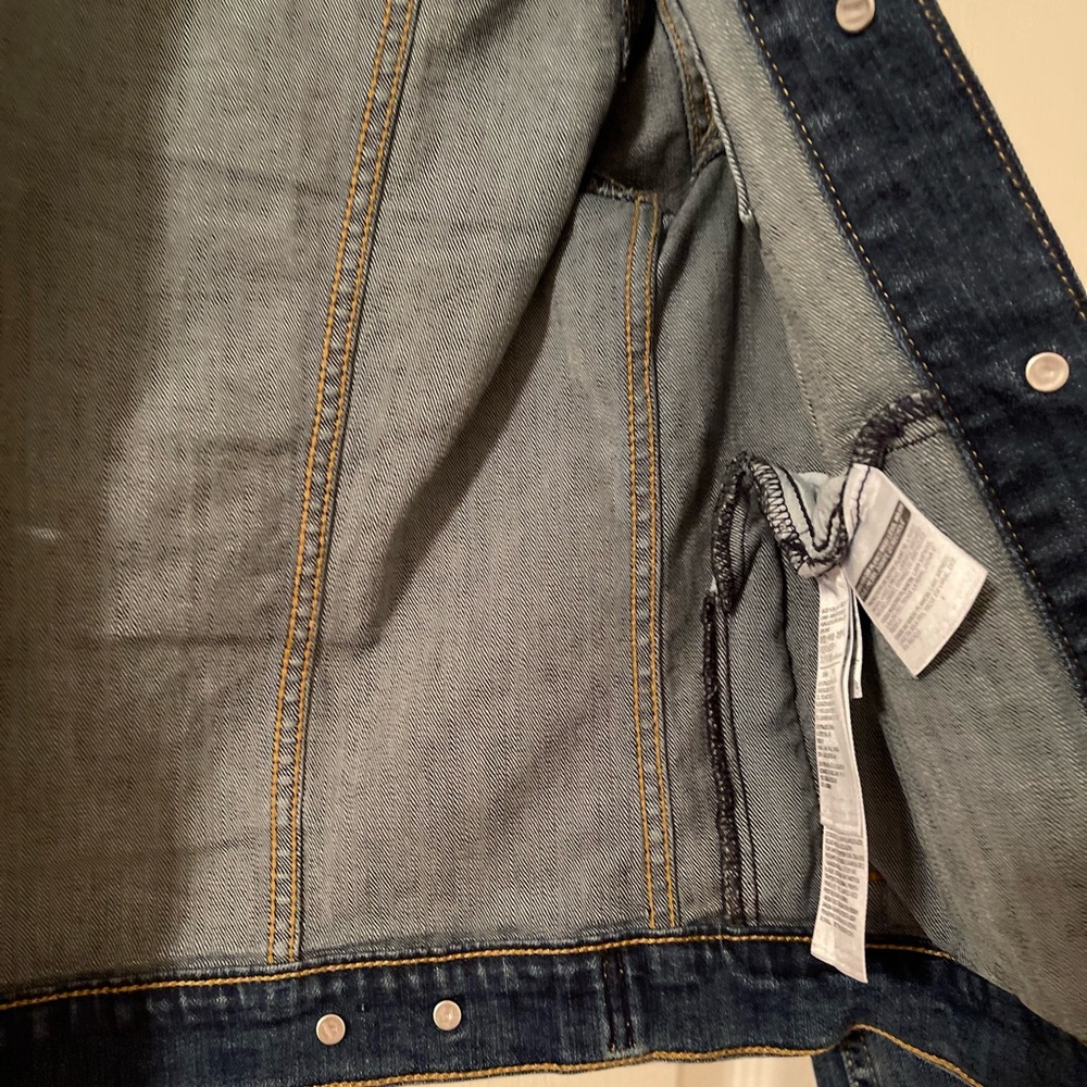 Levi’s Denim Jacket - Picture 6 of 6